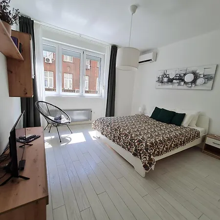 Jana - Cozy In The Old Town Апартаменты *